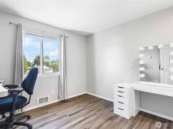 1617 SW 324th Place, Federal Way WA 98023