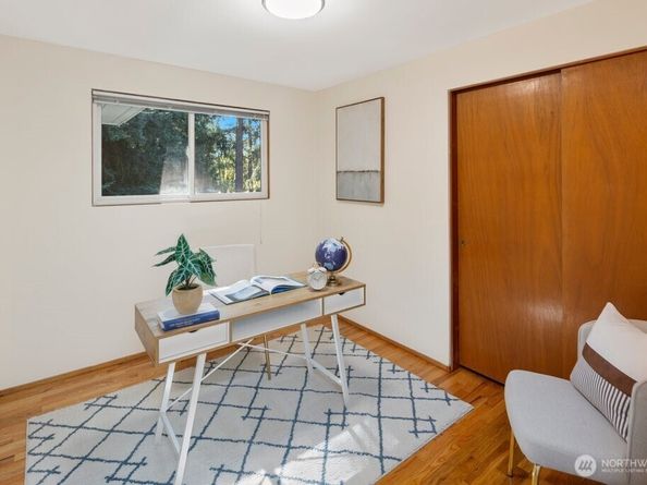 11811 33rd Avenue NE, Seattle WA 98125