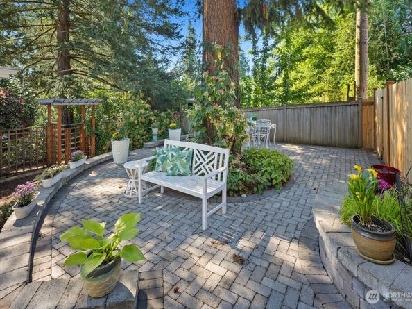 11811 33rd Avenue NE, Seattle WA 98125