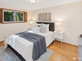 11811 33rd Avenue NE, Seattle WA 98125