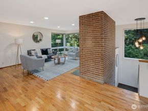11811 33rd Avenue NE, Seattle WA 98125