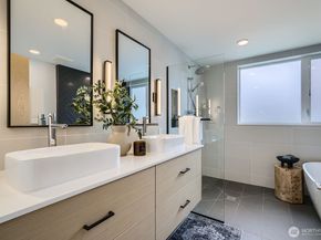 511 Howe Street A, Seattle WA 98109