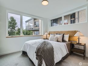511 Howe Street A, Seattle WA 98109