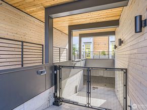 511 Howe Street A, Seattle WA 98109