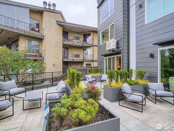 511 Howe Street A, Seattle WA 98109