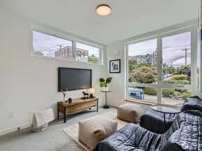 511 Howe Street A, Seattle WA 98109