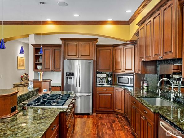 6669 N NE Windermere Road, Seattle WA 98115