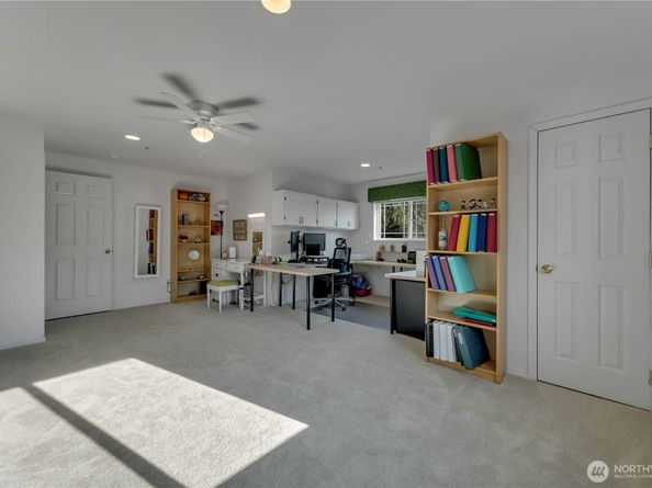 4318 NE 9th Place, Renton WA 98059