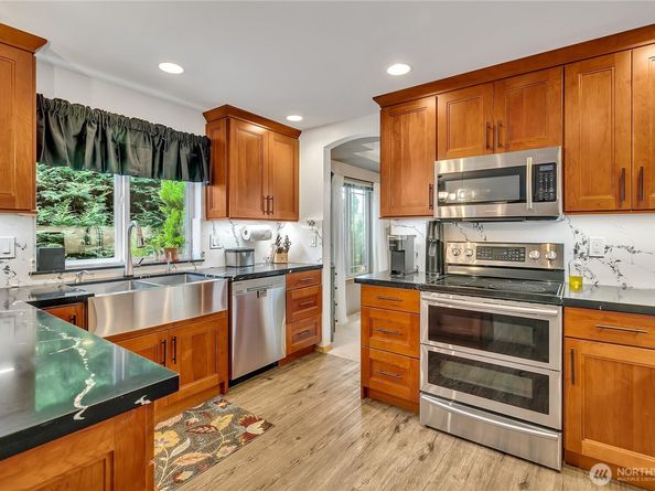 4318 NE 9th Place, Renton WA 98059