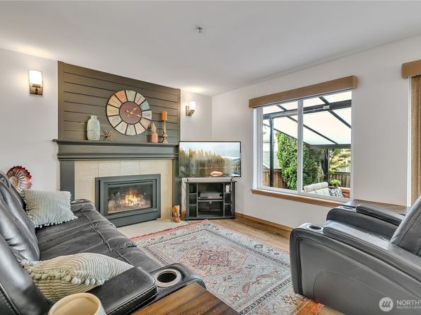 4318 NE 9th Place, Renton WA 98059