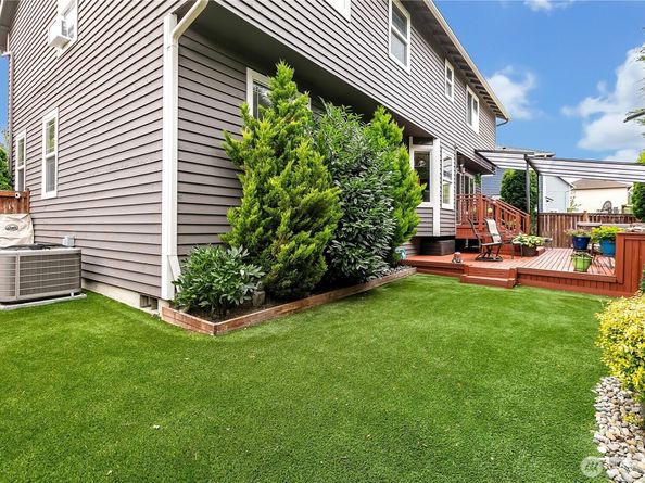 4318 NE 9th Place, Renton WA 98059