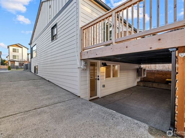 4725 37th Avenue SW, Seattle WA 98126