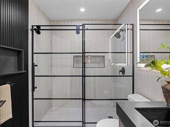 4725 37th Avenue SW, Seattle WA 98126