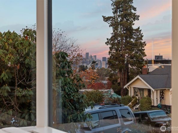 4725 37th Avenue SW, Seattle WA 98126