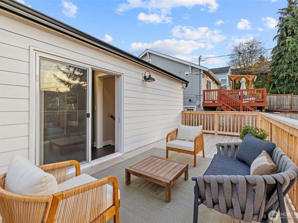 4725 37th Avenue SW, Seattle WA 98126