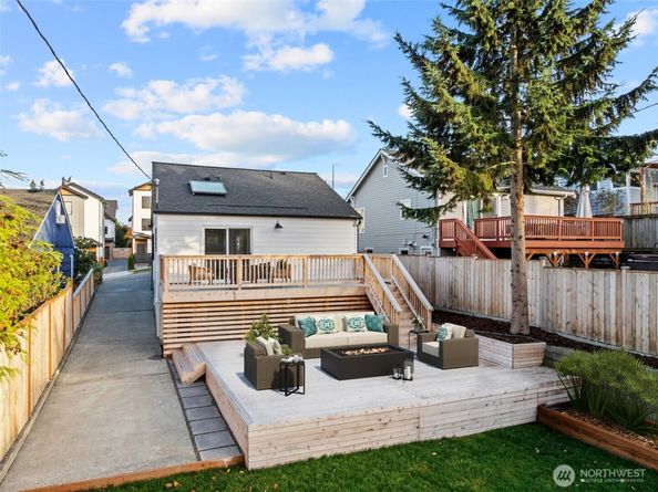 4725 37th Avenue SW, Seattle WA 98126