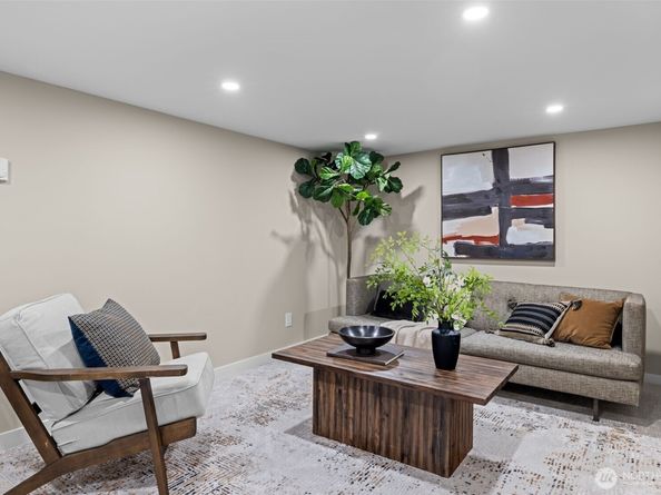 4725 37th Avenue SW, Seattle WA 98126