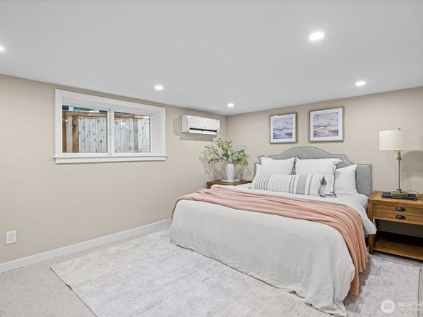 4725 37th Avenue SW, Seattle WA 98126