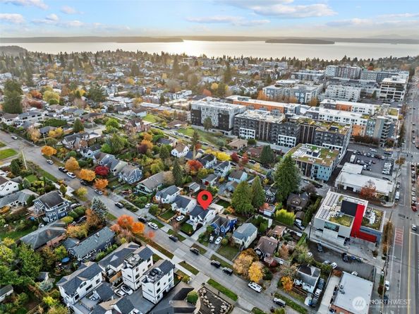 4725 37th Avenue SW, Seattle WA 98126