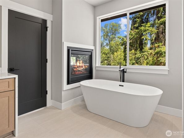 16429 Snohomish Avenue SE, Clearview WA 98296