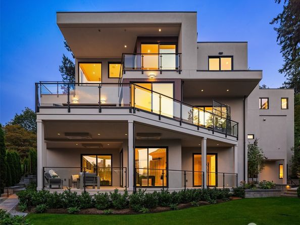 9630 SE 5th Street, Bellevue WA 98004
