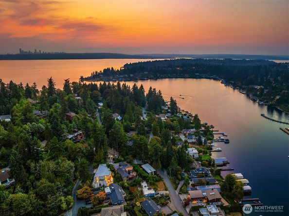 9630 SE 5th Street, Bellevue WA 98004