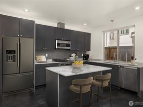 933 16th Avenue, Seattle WA 98122