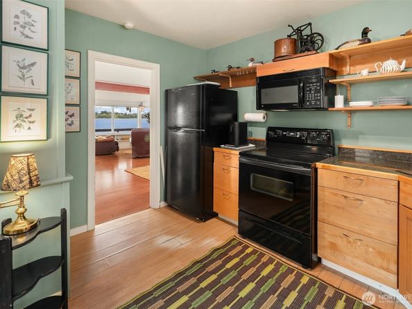 11212 SW 125th Street, Vashon WA 98070