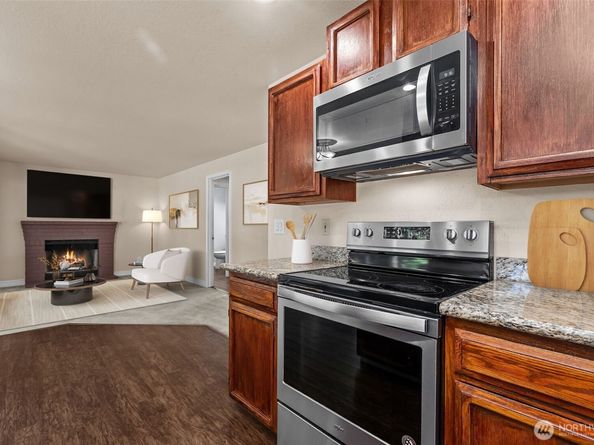 1124 SW 354th Street, Federal Way WA 98023