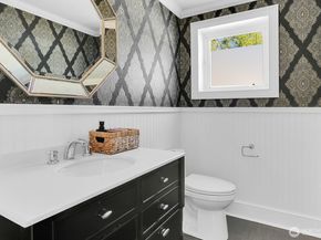 9510 9th Avenue NW, Seattle WA 98117