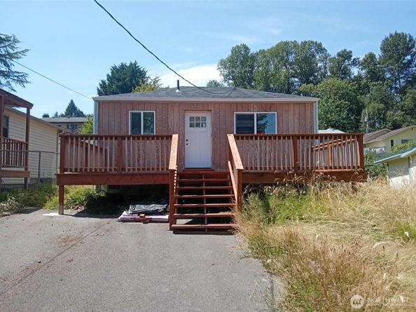 13055 33rd Avenue S, Tukwila WA 98168