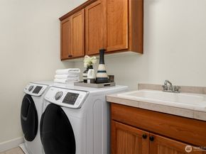 101 Shy Bear Way NW, Issaquah WA 98027