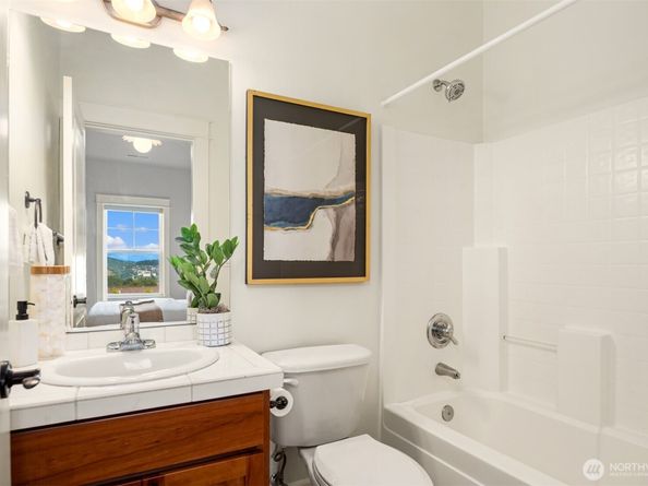 101 Shy Bear Way NW, Issaquah WA 98027