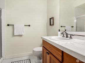101 Shy Bear Way NW, Issaquah WA 98027