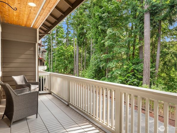 101 Shy Bear Way NW, Issaquah WA 98027