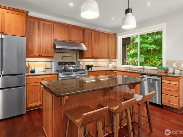 101 Shy Bear Way NW, Issaquah WA 98027