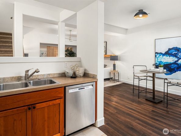 101 Shy Bear Way NW, Issaquah WA 98027
