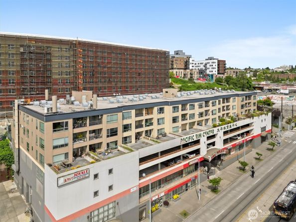 321 10th Avenue S 705, Seattle WA 98104