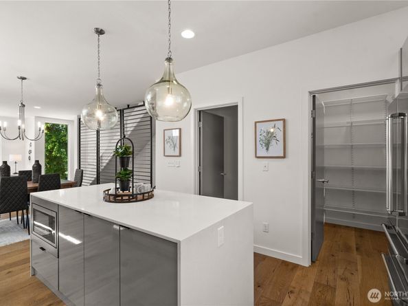 1504 1st Avenue N, Seattle WA 98109