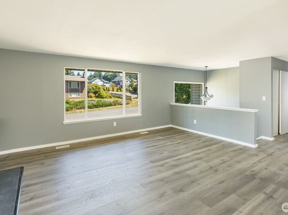 4010 191st ST SW, Lynnwood WA 98036