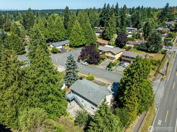 4010 191st ST SW, Lynnwood WA 98036
