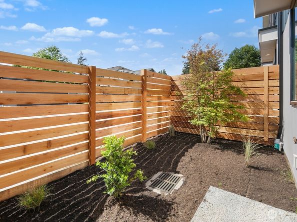 8825 C Wallingford Avenue N, Seattle WA 98103