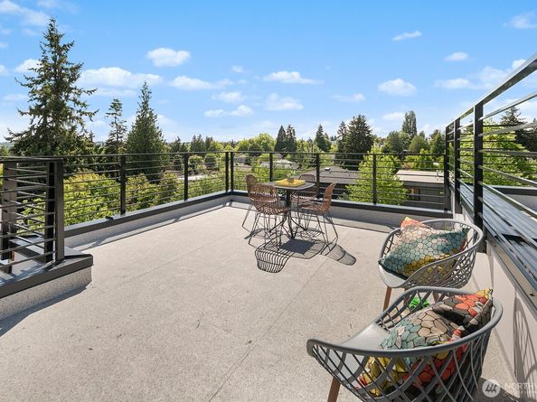 8825 C Wallingford Avenue N, Seattle WA 98103