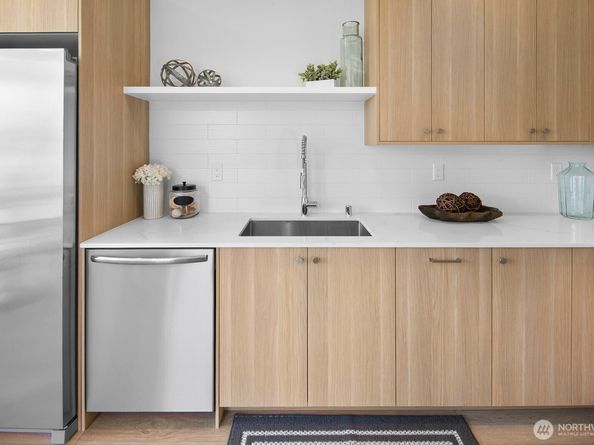 8825 C Wallingford Avenue N, Seattle WA 98103