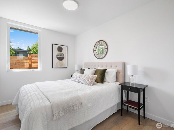 8825 C Wallingford Avenue N, Seattle WA 98103