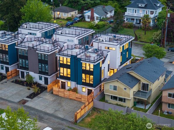 8825 C Wallingford Avenue N, Seattle WA 98103