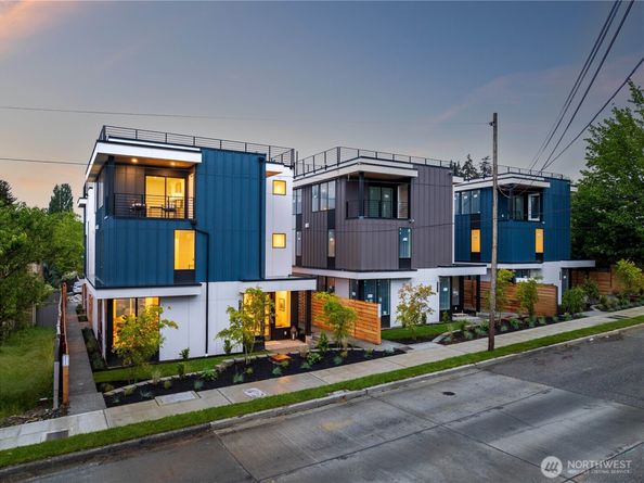 8825 C Wallingford Avenue N, Seattle WA 98103