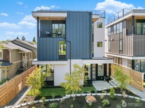 8825 C Wallingford Avenue N, Seattle WA 98103