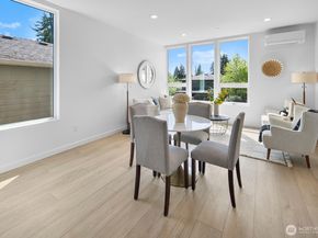 8825 C Wallingford Avenue N, Seattle WA 98103