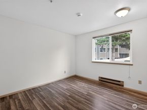 901 Sunset Boulevard NE D215, Renton WA 98056